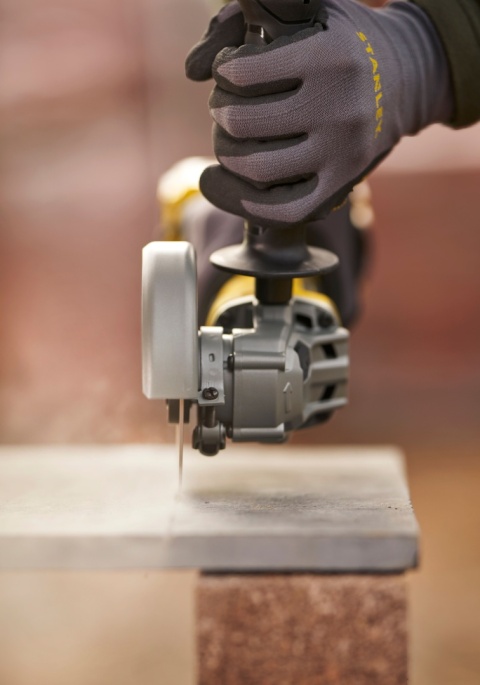 Szlifierka kątowa 18V FatMax V20 moc precyzja i niezawodność dla profesjonalistów Stanley SFMCG700B