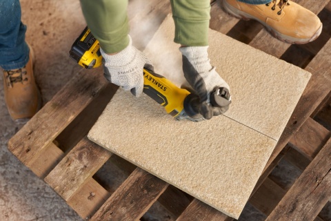 Szlifierka kątowa 18V FatMax V20 moc precyzja i niezawodność dla profesjonalistów Stanley SFMCG700B