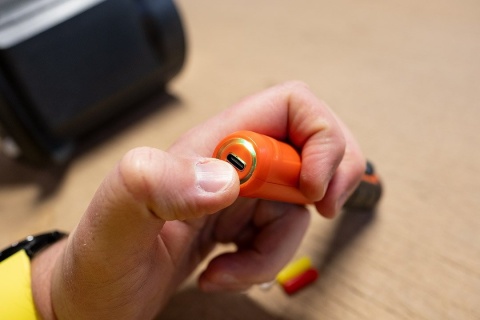 DŁUGOPIS DO KLEJU NA GORĄCO BEZPRZEWODOWY Z BATERIA ITOWĄ O POJEMNOŚCI 2000 mAh 17-085 NEO TOOLS