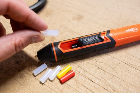 DŁUGOPIS DO KLEJU NA GORĄCO BEZPRZEWODOWY Z BATERIA ITOWĄ O POJEMNOŚCI 2000 mAh 17-085 NEO TOOLS