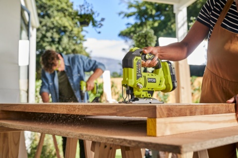 Zestaw narzędzi Combo wkrętarka wyrzynarka akumulator 4 Ah ładowarka 1,5 Ah RYOBI R18CK2PJ-1X40S