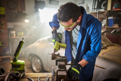 Lampa akumulatorowa Ryobi R18ALP-0 18V 900 lumenów przenośne oświetlenie LED do warsztatu i domu