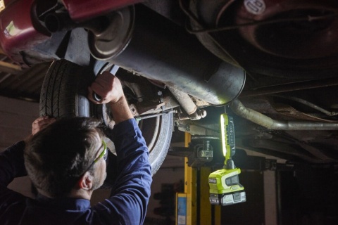 Lampa akumulatorowa Ryobi R18ALP-0 18V 900 lumenów przenośne oświetlenie LED do warsztatu i domu