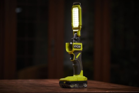 Lampa panelowa składana i gotowa do pracy lampe można obracać o 325° LED 18V Ryobi RSL18-0