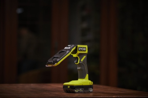 Lampa panelowa składana i gotowa do pracy lampe można obracać o 325° LED 18V Ryobi RSL18-0