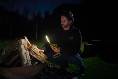 Lampa panelowa składana i gotowa do pracy lampe można obracać o 325° LED 18V Ryobi RSL18-0