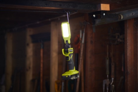 Lampa panelowa składana i gotowa do pracy lampe można obracać o 325° LED 18V Ryobi RSL18-0