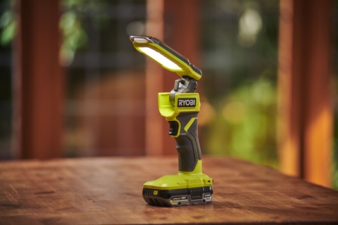 Lampa panelowa składana i gotowa do pracy lampe można obracać o 325° LED 18V Ryobi RSL18-0