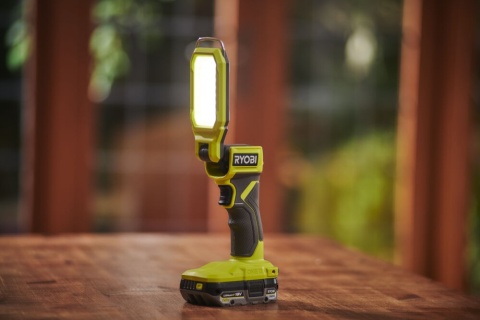 Lampa panelowa składana i gotowa do pracy lampe można obracać o 325° LED 18V Ryobi RSL18-0