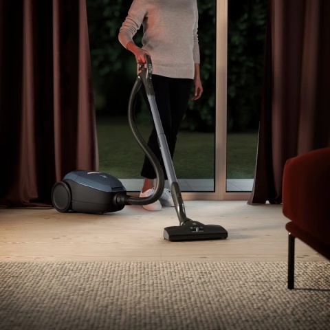 Odkurzacz z workiem skuteczne sprzątanie Niebieski ELECTROLUX PD82-8DB