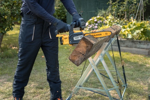 PIŁA ŁAŃCUCHOWA 18V XR 30CM BEZSZCZOTKOWA AKUMULATOROWA DEWALT DCMCS565N-XJ