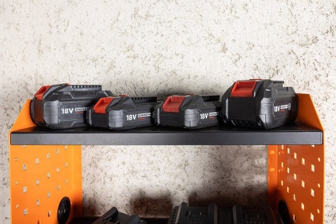 PÓŁKA NA ELEKTRONARZĘDZIA AKUMULATOROWE z malowanej proszkowo blachy stalowej 84-199 NEO TOOLS