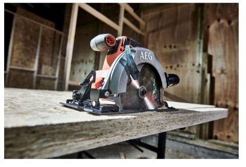 Pilarka tarczowa akumulatorowa niezwykle lekka PowerTools 18V 165 AEG BKS18C2