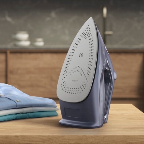Żelazko parowe z funkcją automatycznego wyłączania i opcją samoczyszczenia 2500 W ELECTROLUX E6SI1-4MN