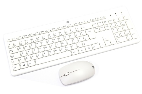 Bezprzewodowa klawiatura i mysz HP 230 biała pełnowymiarowa z blokiem numerycznym 3L1F0AA (QWERTY UK, duży enter)