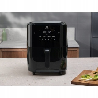 Frytkownica beztłuszczowa AirFryer 800 Electrolux EAF7SB 1700W 6,9L