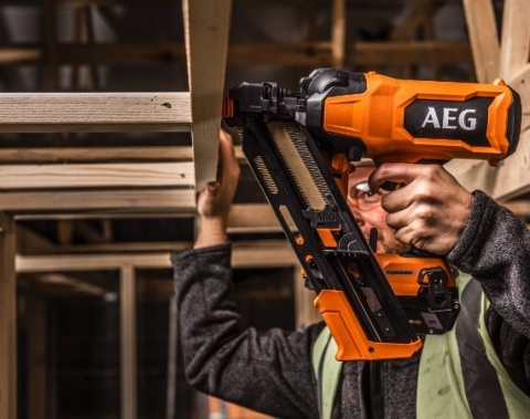 GWOŹDZIARKA AKUMULATOROWA BEZSZCZOTKOWA 18V 10G B18FN10-0 AEG