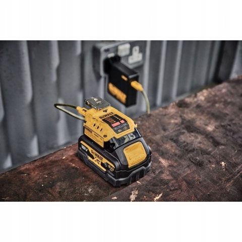 Zestaw do ładowania DEWALT DCB094K z adapterem USB 5A 100W