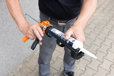 Wyciskacz do tub z silikonem klejem pistolet do mas gęstych 230mm NEO TOOLS