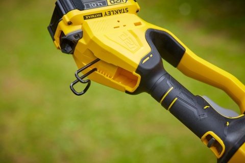 Piła łańcuchowa na wysięgniku Podkrzesywarka 8V 4.0Ah Ład FatMax V20 Stanley SFMCPS620M1-QW