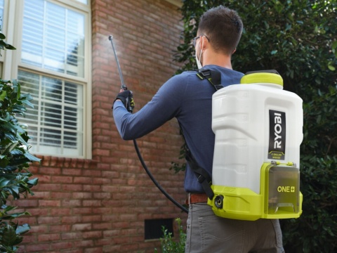 Opryskiwacz akumulatorowy plecakowy Ryobi 15 l ONE+ 18V RYOBI RY18BPSB-0