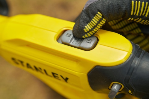 KOSA PODKASZARKA AKUMULATOROWA +4Ah 18V V20 33CM FATMAX STCST933M1 STANLEY