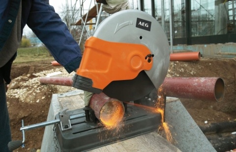 Przecinarka do metalu 2300 W z blokadą wrzeciona powertools SMT355 AEG