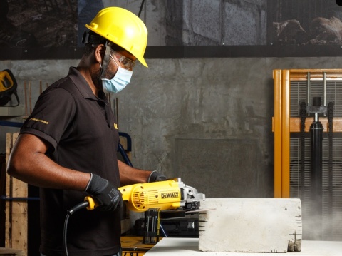 MOCNA SZLIFIERKA KĄTOWA DIAX SIECIOWA 230mm M14 2200W DeWALT DWE492