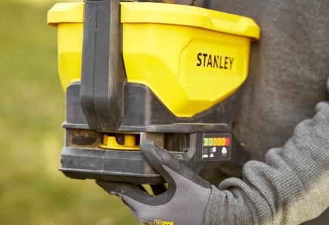 Siewnik rozsiewacz akumulatorowy do trawy nawozu STANLEY STCOE300B V20 18V