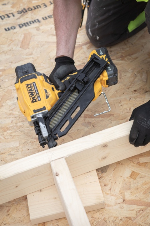 Gwoździarka Akumulatorowa Szkieletowa 18 V XR 50-90 mm Dewalt DCN930N-XJ