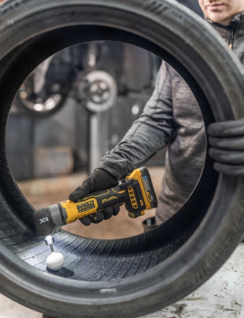 KOMPAKTOWA MINI SZLIFIERKA 18 V XR BODY DCG421N-XJ DEWALT