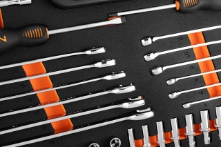 ZESTAW KLUCZY NASADOWYCH CRV 1/2" 1/4" 95 ELEMENTÓW W PIANCE EVA NEO TOOLS